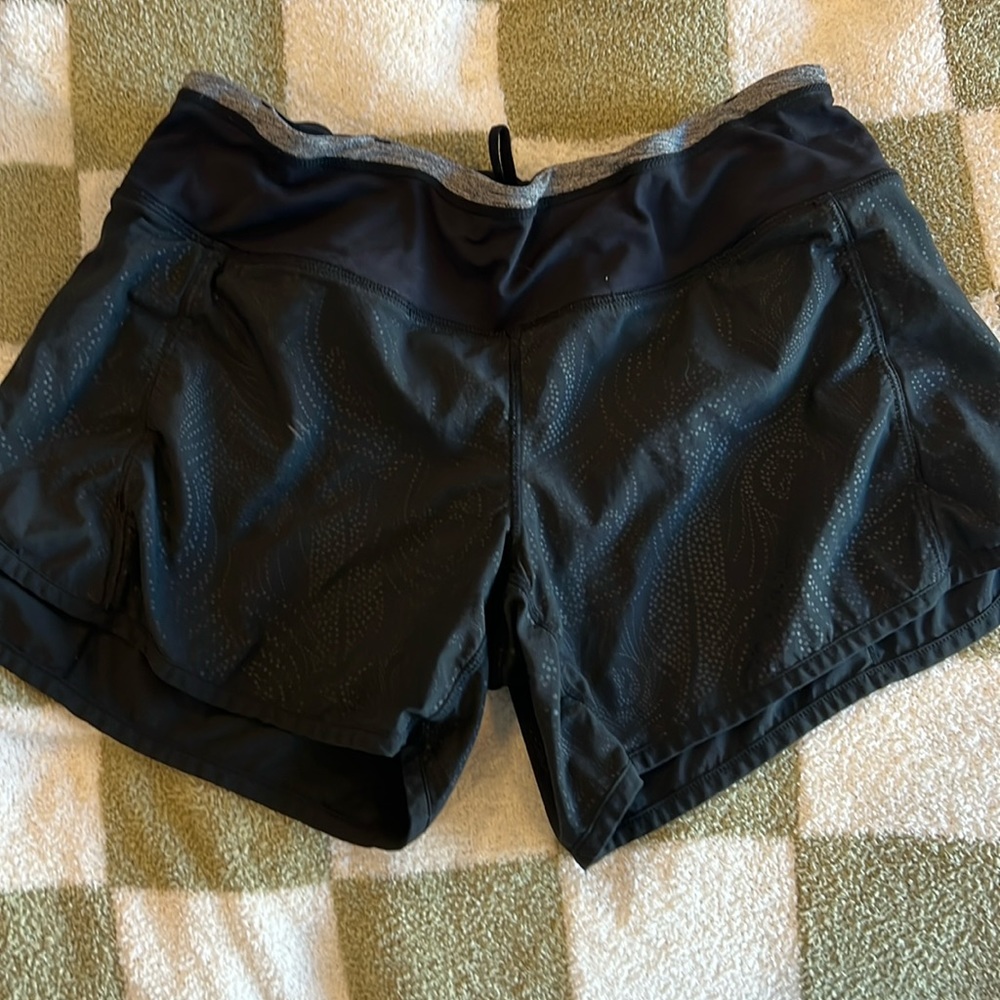 Lululemon shorts- size 4-smoke free home